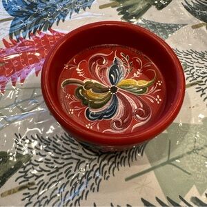 Norwegian floral rosemaling wooden bowl hand painted signed 6 inches diameter